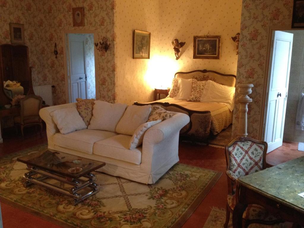 B&B Domaine Le Clos Du Pavillon Бриньоль Номер фото