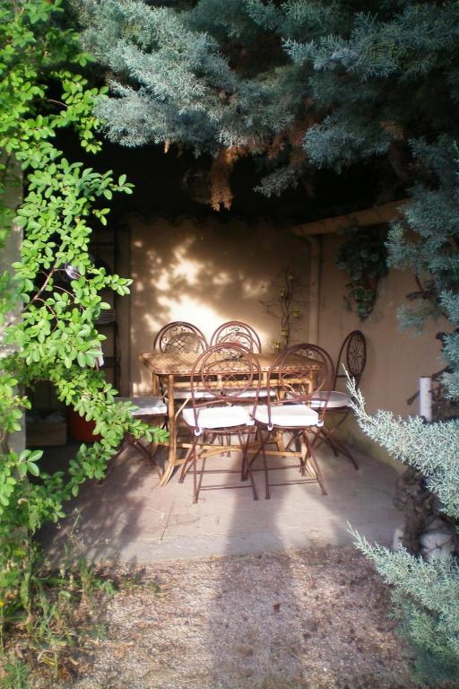 B&B Domaine Le Clos Du Pavillon Бриньоль Экстерьер фото